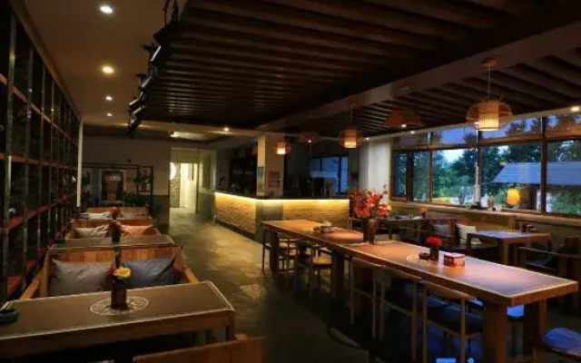 Jiayuguan Moluo Inn