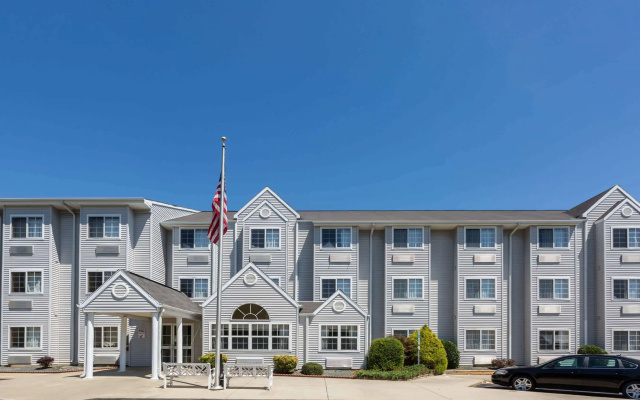 Microtel Inn & Suites by Wyndham Hillsborough