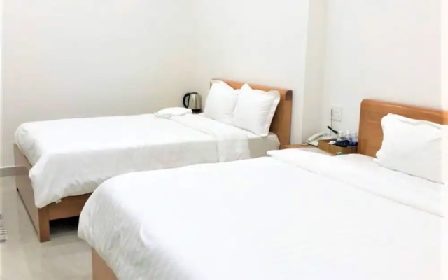 Thu Hien Hotel – Near the Market with Projector