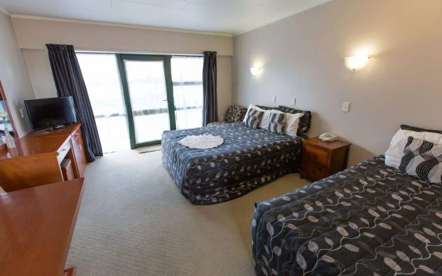 Gateway International Motel