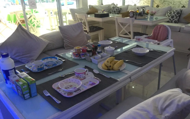 Phuket Airport Suites & Lounge Bar