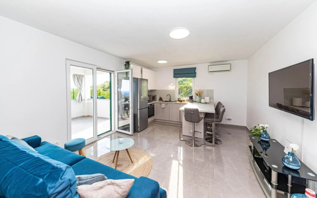 Stunning Home in Trogir With Wifi and 3 Bedrooms