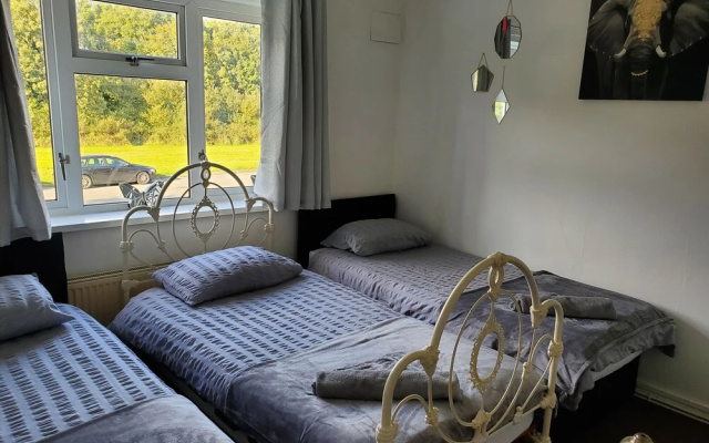 Stunning 2-bed Flat in Haverfordwest