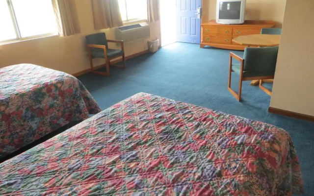 Travelers Inn