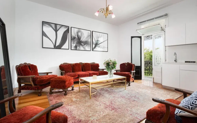 Executive Studio With Patio Near Trains
