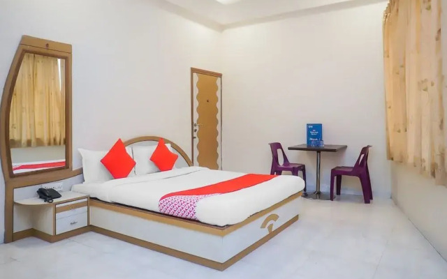 Hotel Golden Rock by OYO Rooms
