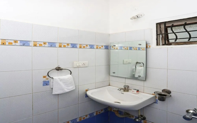 OYO 8932 Delight Inn Gachibowli