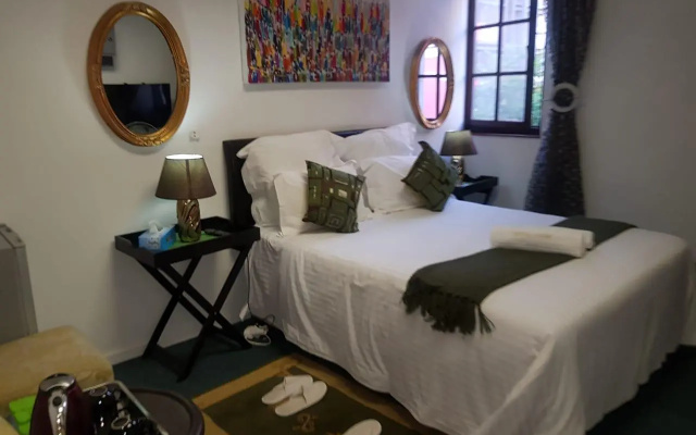 Unique Lodge