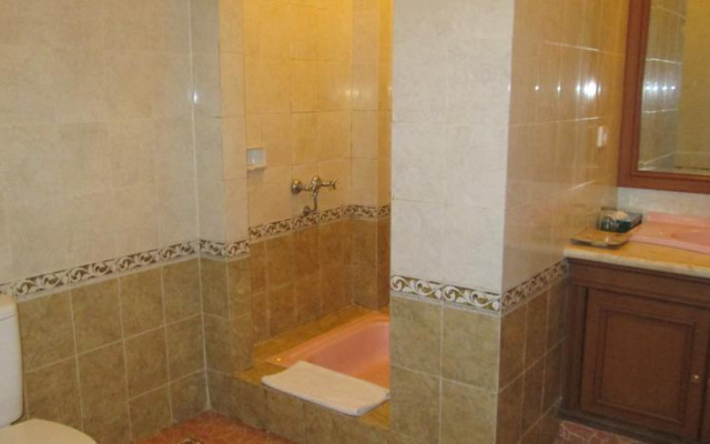 Elty Suites Lesung Batu