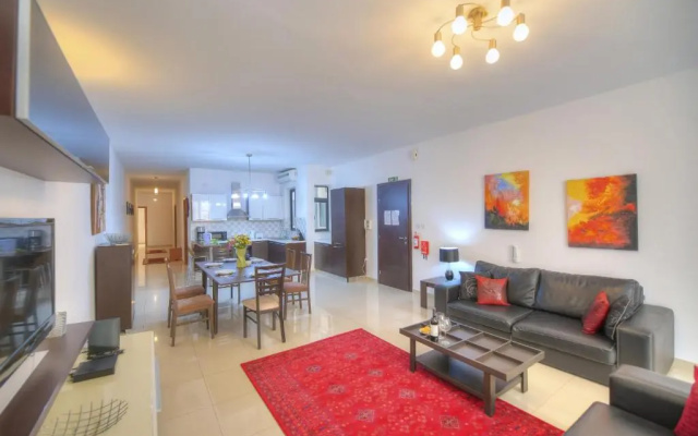 Large 3 bedrooms steps away from Balluta Bay BCAM2-1
