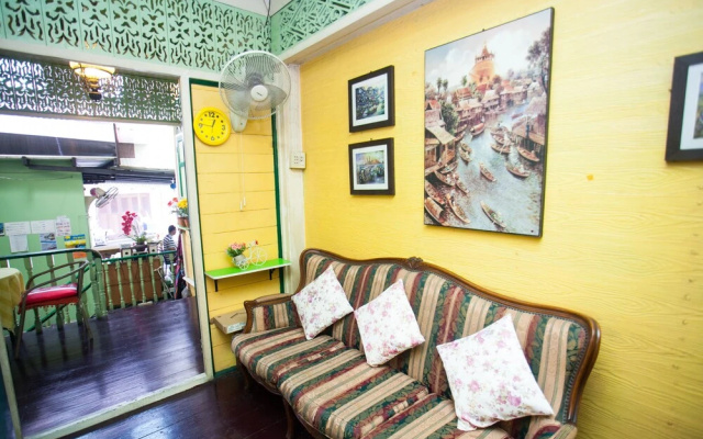 Laksameenarai Guesthouse - Hostel