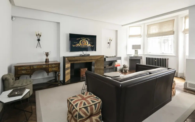 Stylish Mayfair Home by Bond Street