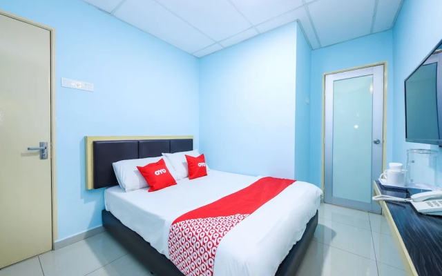 Hotel 22 Northport by OYO Rooms