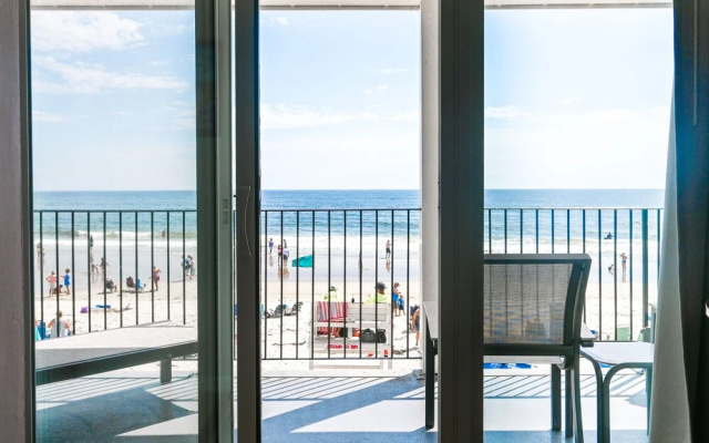 Atlantic Oceanfront Hotel