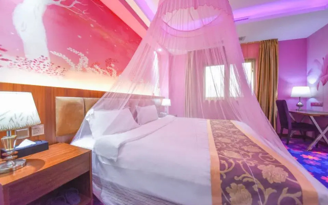 Huaxiang Shengshi Hotel