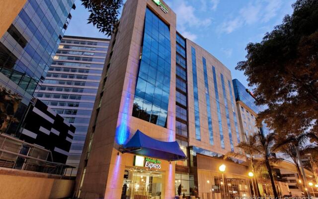 Отель Holiday Inn Express And Suites Mexico City At The Wtc Мехико вид на фасад