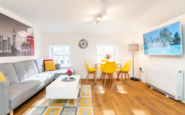 Town Center Apartment With 55'' Smart TV, Netflix