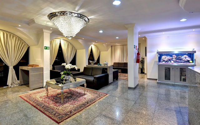 Porto Minas Hotel e Convenções