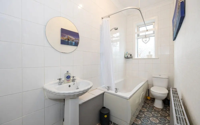 Captivating 2-bed House in Blackburn
