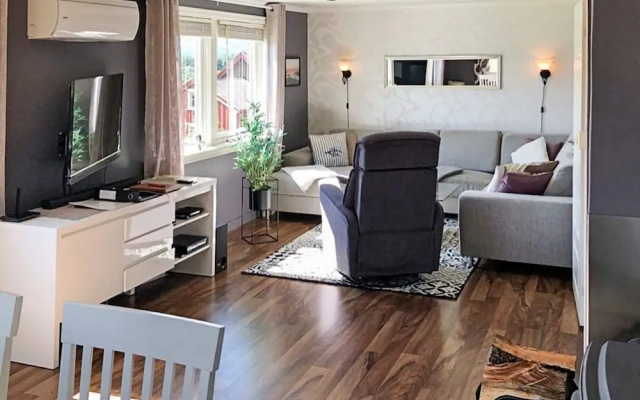 6 Person Holiday Home in Averoy