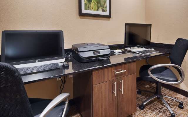 Best Western Plus Elmendorf Hotel