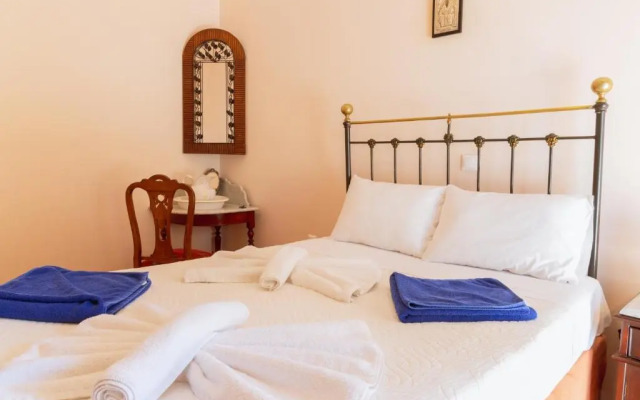 Villa Dinos