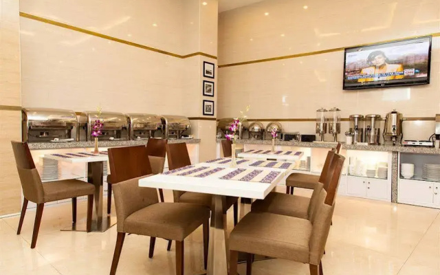 Ha Hien Hotel 2