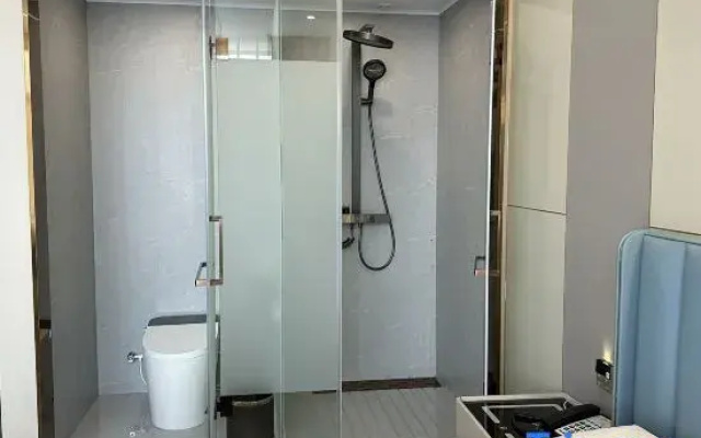 Yichun Xinqian Esports Hotel