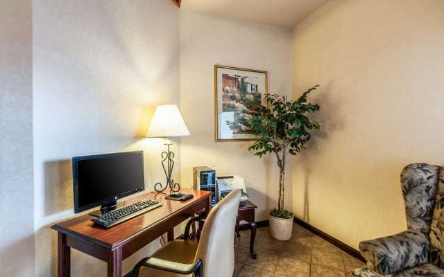 Econo Lodge Inn & Suites Middletown - Winchester South