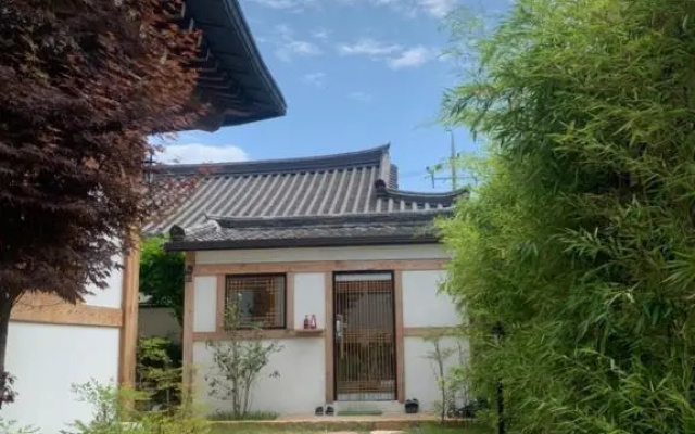 Adam Guesthouse