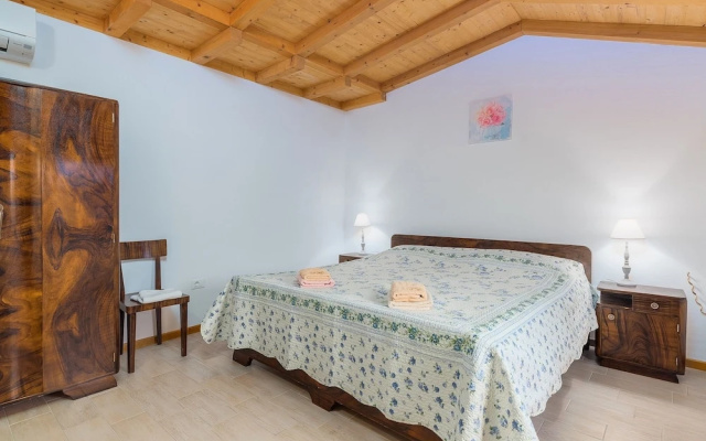 Traditional Stone Holiday House for up to 8 Persons