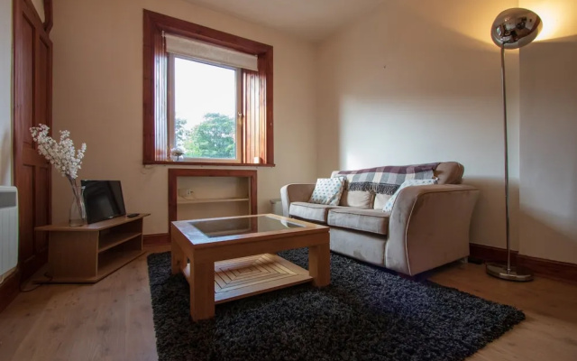 1 Bedroom Flat In Broughton