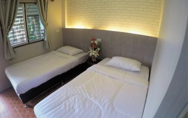 T T Hostel Kanchanaburi