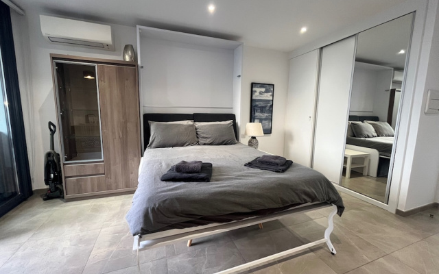 Beautiful Studio in Gibraltar - E1