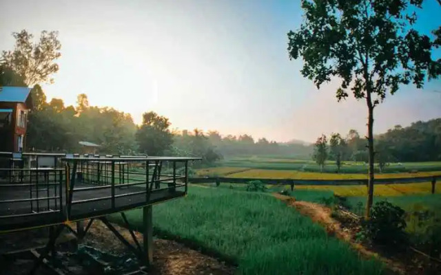 Earth House Pua