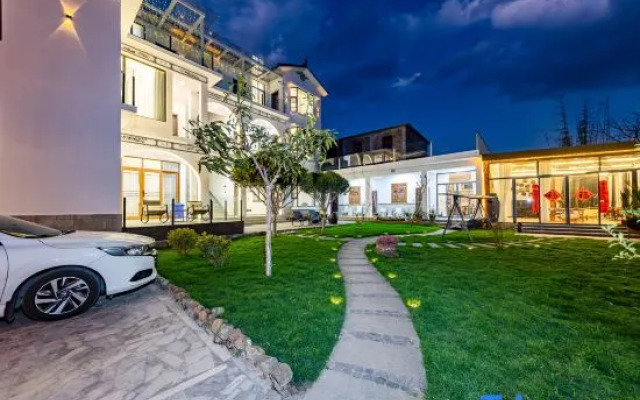 Yishan Banye Homestay (Longqi Wharf Branch)