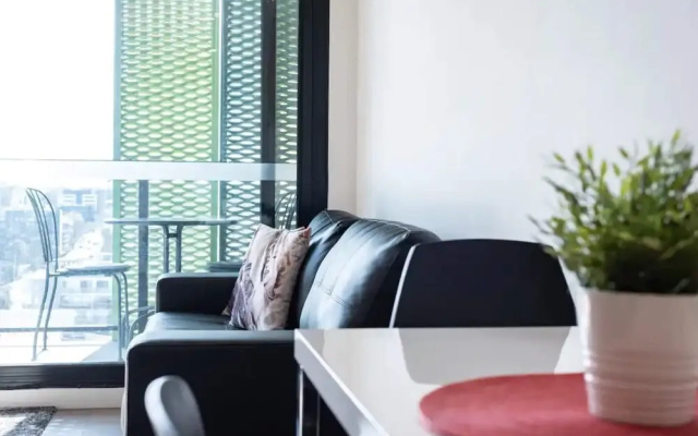 Modern 1 Bedroom Apartment in St Kilda