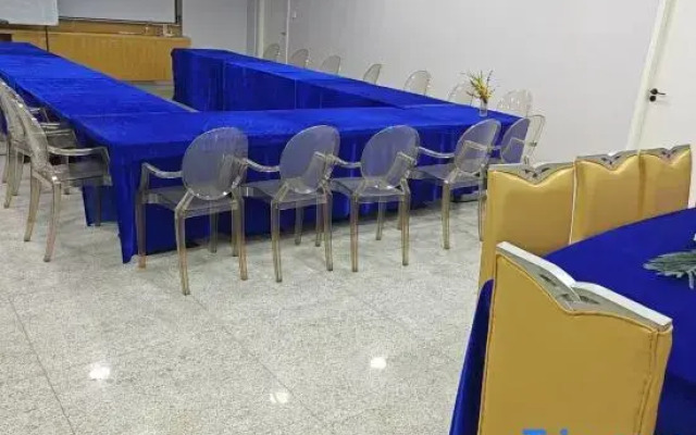 MAX E-Sports Hotel (Baolong Plaza)