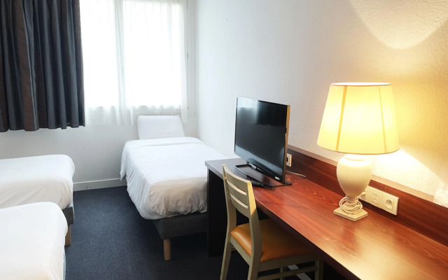 Hotel Kyriad Nemours