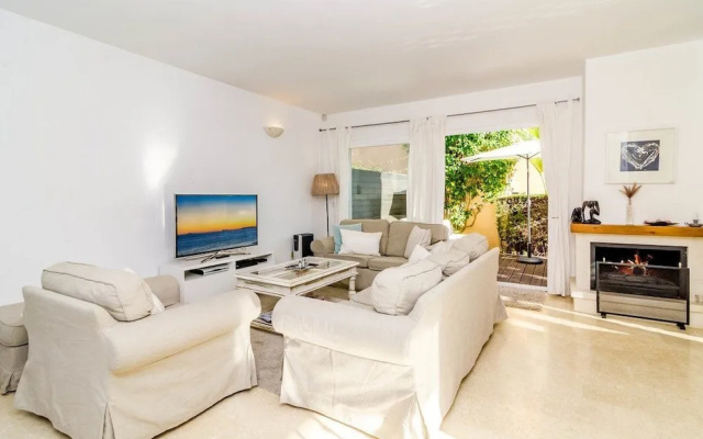 Apartment Condes de Iza-CDI - Roomservice