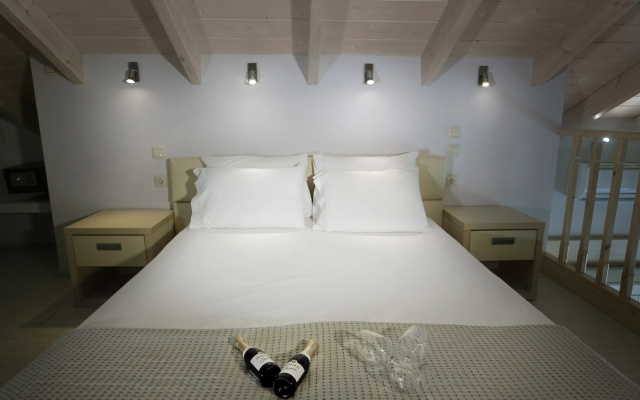 Kavos Plaza Hotel