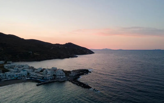 white house apollon naxos