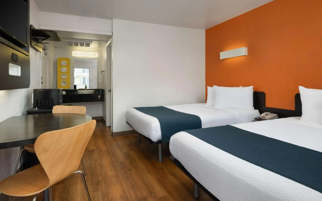 Мини-отель Vagabond Inn — Carpinteria North