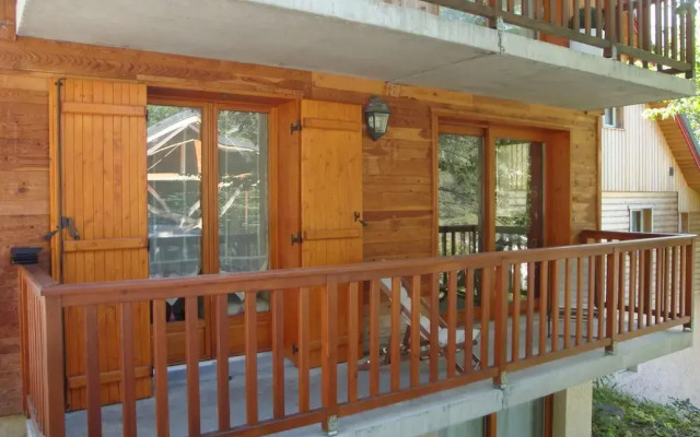 2 Rooms 4 People 3 North West Facing