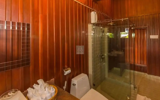 5BR Beachfront Villa Bangrak