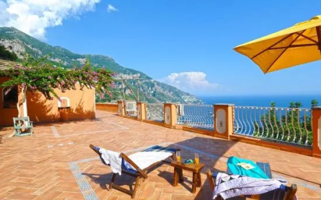 Casa Mastro Apartments