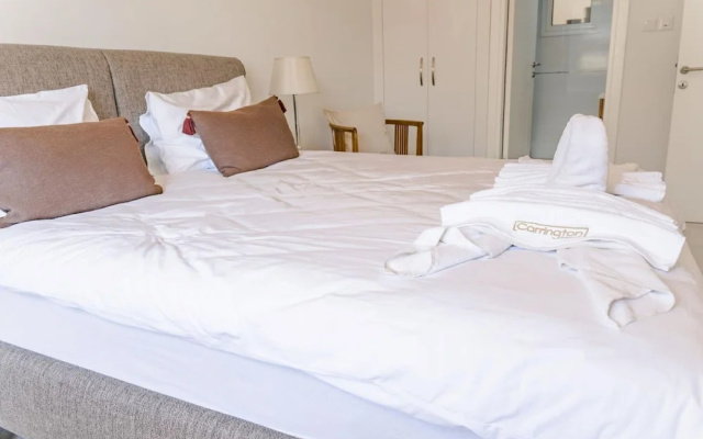 Family-friendly Apartment Just Steps Away From the Sea