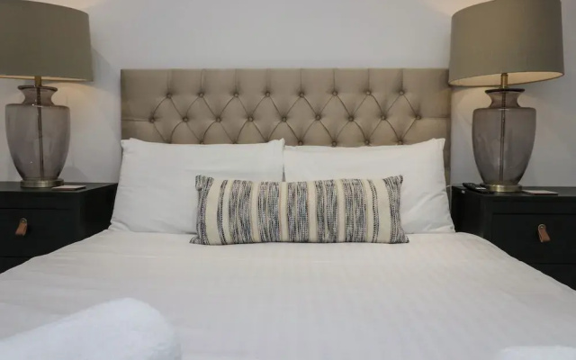 Edgemere Hideaway