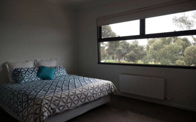 Deakin Geelong Units