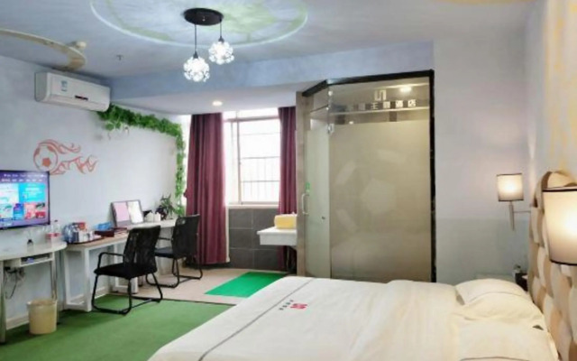 Huating Theme Hotel
